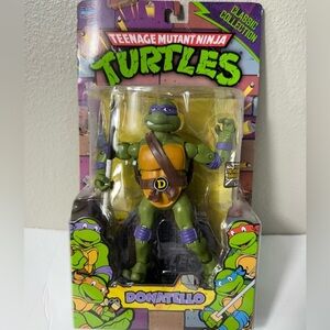 Donatello Teenage Mutant Ninja Turtles Figure with base New open box
